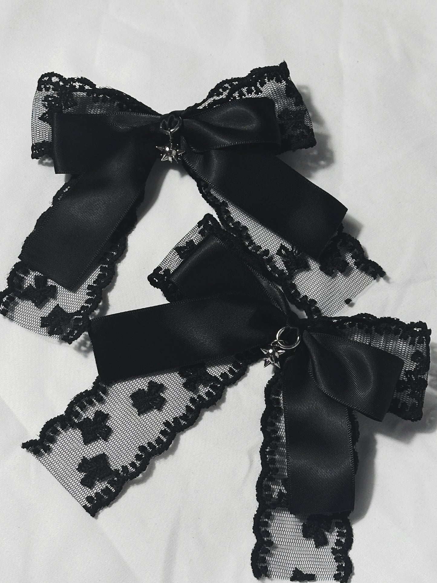 Flail hair bows