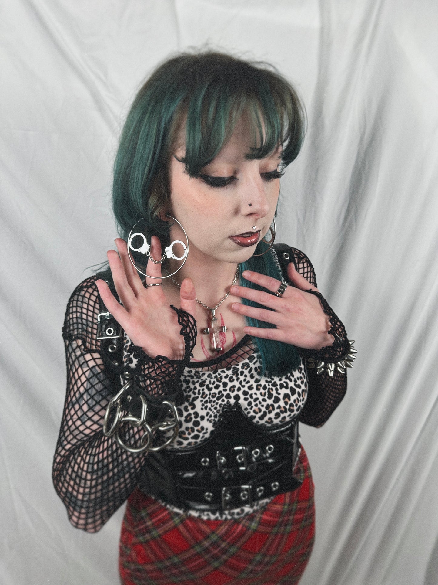 Handcuff hoops