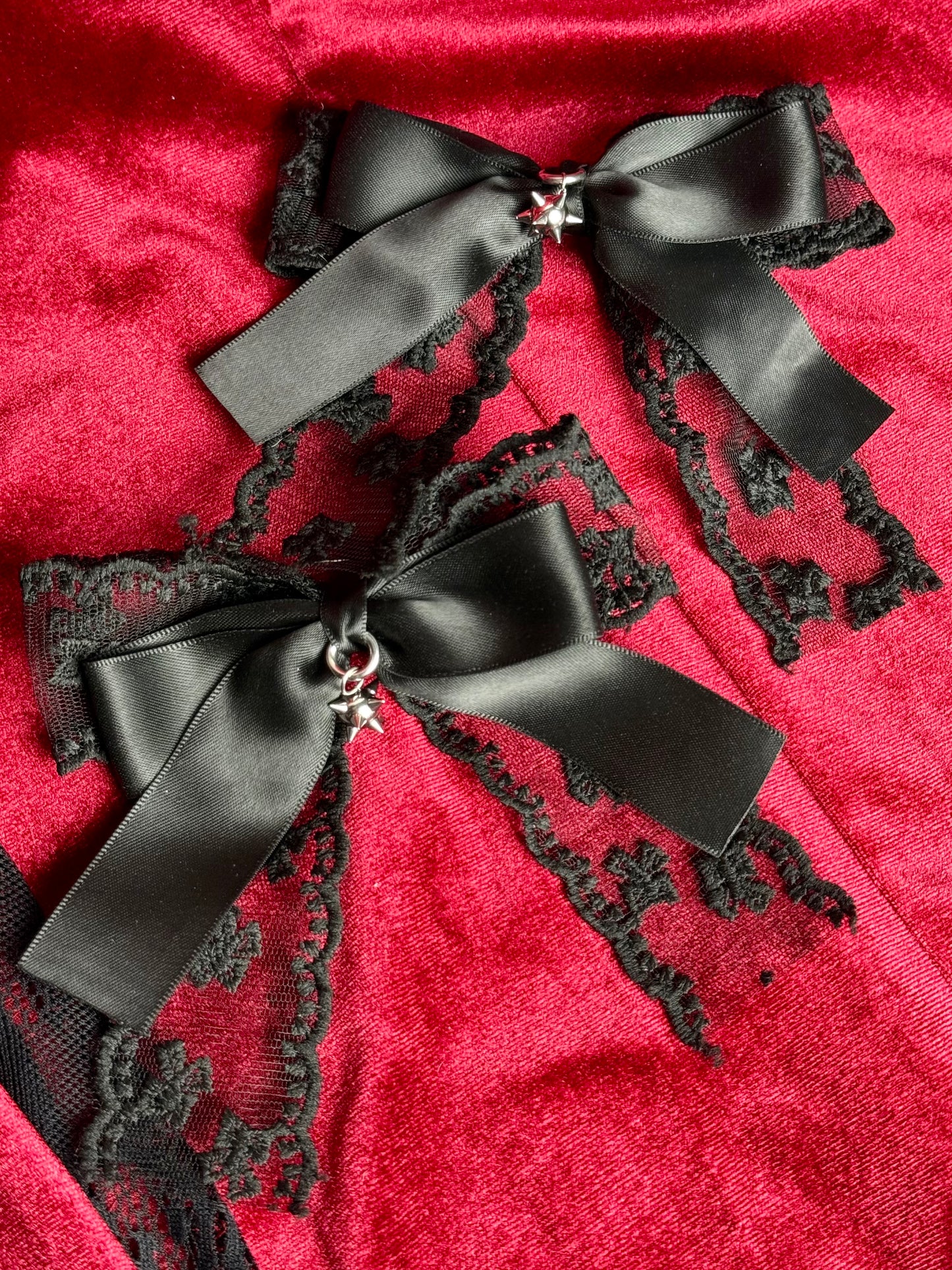 Flail hair bows