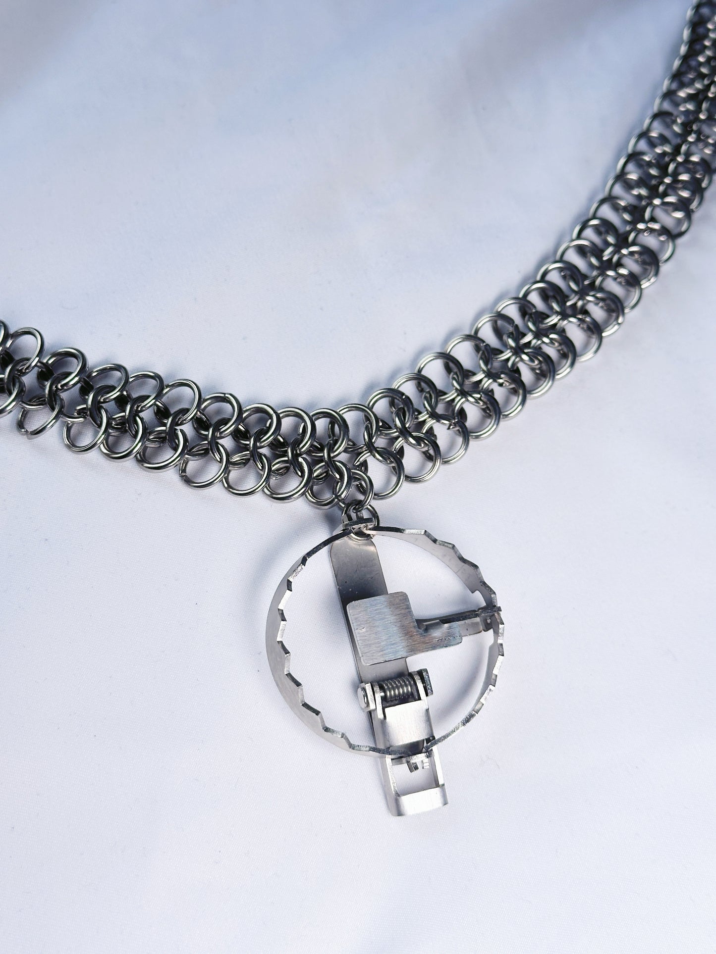 Trap necklace