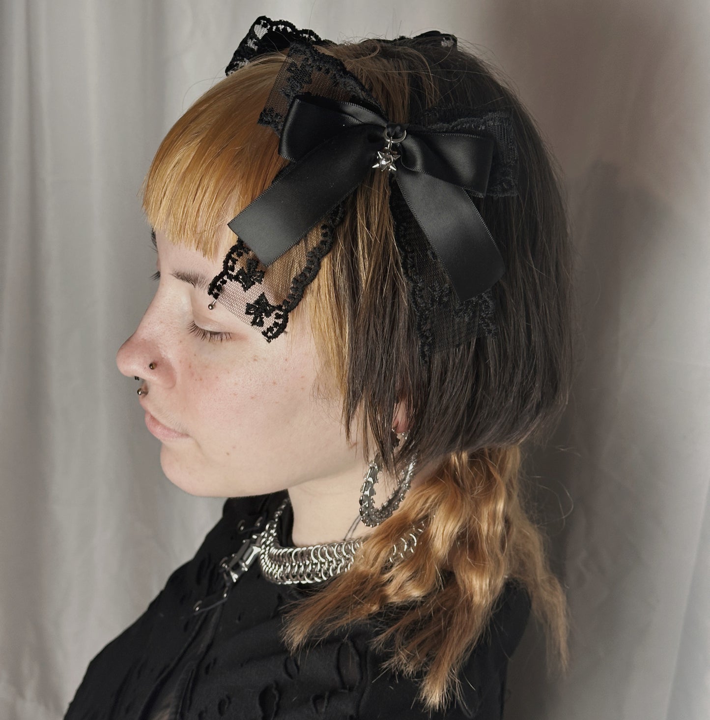 Flail hair bows