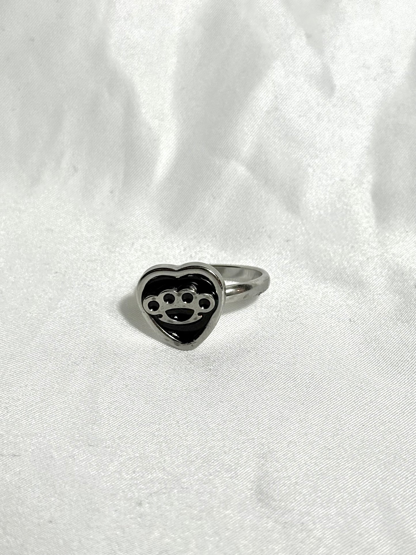 Pain heart ring
